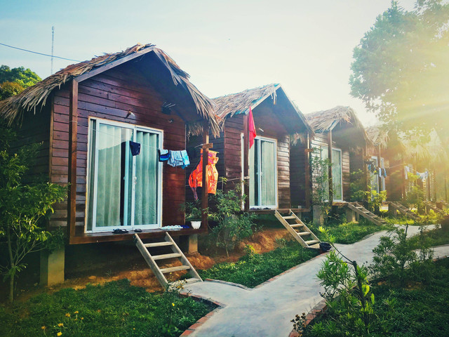 Ilustrasi Perbedaan Homestay dan Hotel, Traveler Wajib Tahu. Foto: Unsplash/Oanh MJ.