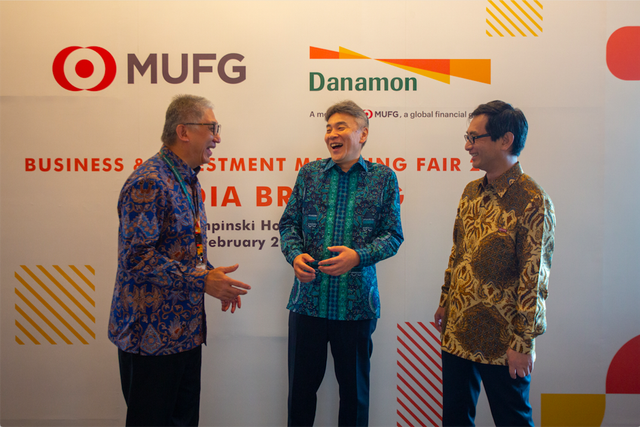 Kiri ke kanan: Wadirut Bank Danamon, Honggo Widjojo; Dirut Bank Danamon, Yasushi Itagaki; Country Head of Indonesia MUFG Bank Ltd, Kazushige Nakajima. Bank Danamon dan MUFG Bank Ltd menggelar Business and Investment Matching Fair 2023. Foto: Dok. Bank Danamon
