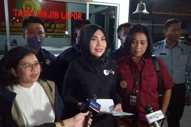 Koordinator Humas dan Protokol Direktorat Jenderal Pemasyarakatan Kemenkumham, Rika Aprianti di Lapas Salemba, Senin (27/2).  Foto: Ananta Erlangga/kumparan