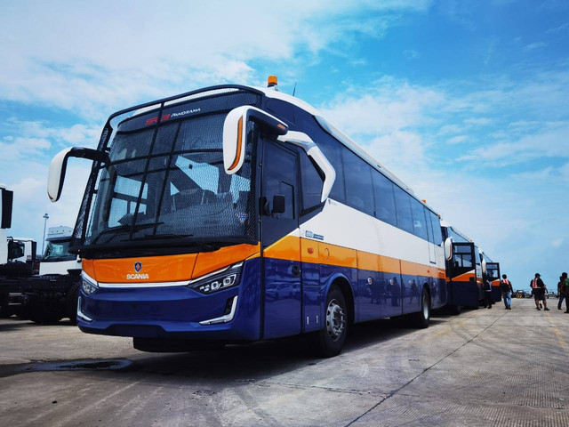 Bus Legacy SR3 Panorama ekspor ke Laos. Foto: dok. Laksana