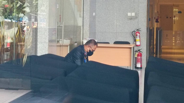 Rafael Alun Trisambodo penuhi panggilan KPK untuk klarifikasi harta Rp 56 miliar, di Gedung KPK, Jakarta, Rabu (1/3/2023). Foto: Hedi/kumparan