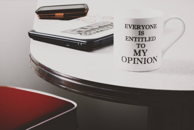 Ilustrasi Kata-kata untuk Desain Mug yang Menarik. Sumber foto Unsplash/Steve Johnson