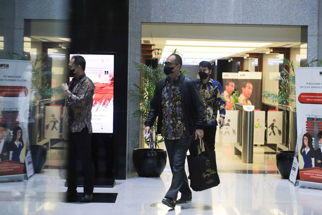 Rafael Alun Trisambodo usai menjalani pemeriksaan di Gedung KPK, Jakarta, Rabu (1/3/2023). Foto: Jamal Ramadhan/kumparan