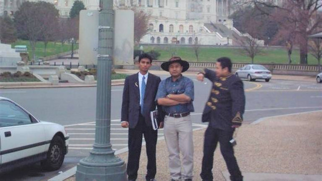 Munawar Liza Zainal (tengah) tahun 2002. 