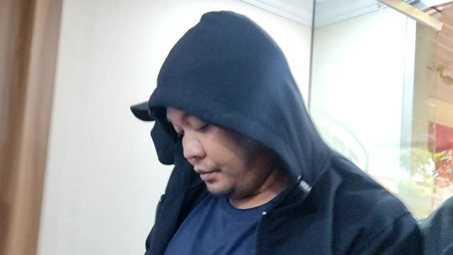 Tampang Erick Johnson Simangunsong, pelaku utama debt collector yang memaki bhabinkamtibmas saat rampas mobil milik seleb TikTok Clara Shinta. Foto: Jonathan Devin/kumparan