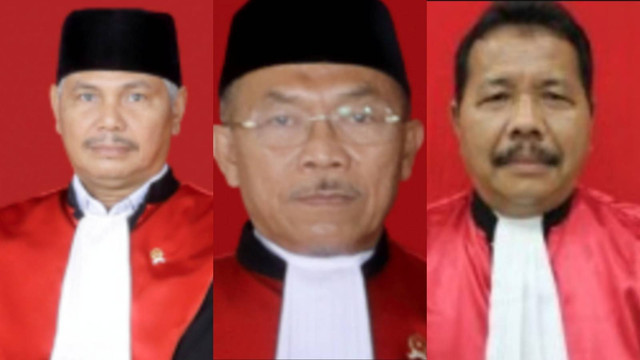 Tiga hakim PN Jakpus yang memutuskan gugatan Partai Prima: T Oyong, Bakri dan Dominggus Silaban.
Foto: PN Jakpus