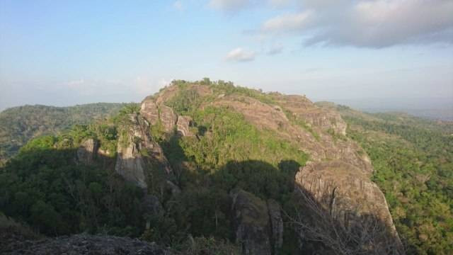 Pegunungan karst dari Gunung Api Purba Nglanggeran, Gunungkidul. Foto: Widi RH Pradana