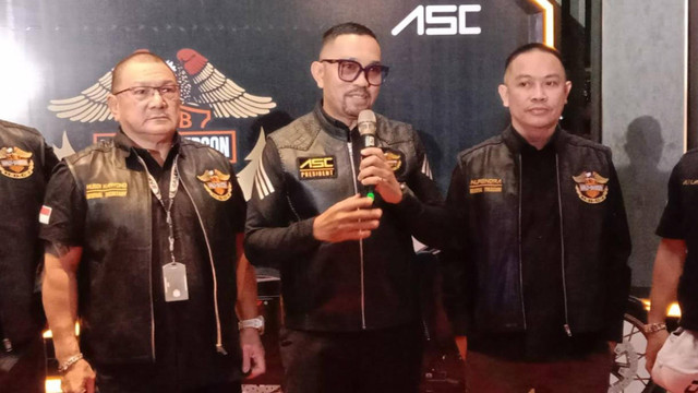Ketua Umum Harley Davidson Club Indonesia (HDCI) Ahmad Sahroni di sela Acara Rapat Kerja Nasional (Rakernas) dan Pelantikan Pengurus Pusat HDCI di Hotel Padma Semarang. Foto: Dok. istimewa