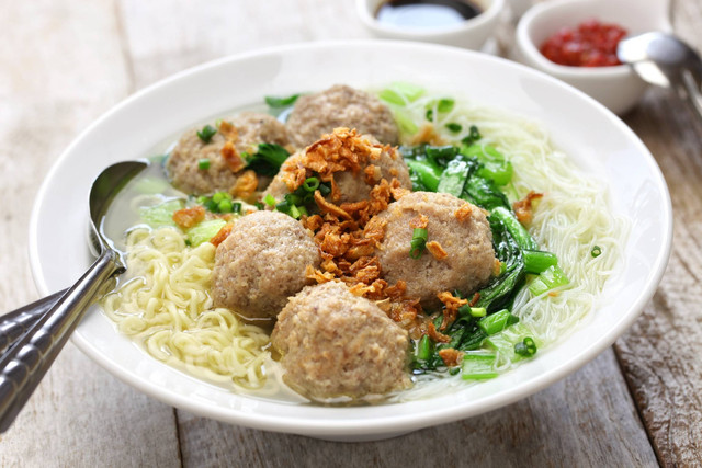 Ilustrasi bakso. Foto: bonchan/Shutterstock