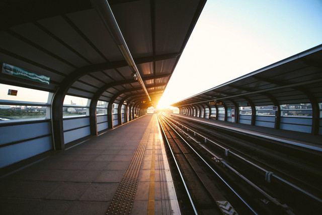 Ilustrasi Jadwal Kereta Api Banyuwangi-Jember 2023 Terbaru | Foto: Unsplash/Charles F.