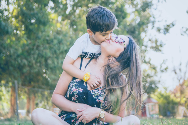 Kata-kata untuk Anak Laki-laki Tersayang sebagai Penyemangat Sumber foto Unsplash/Alvaro Reyes