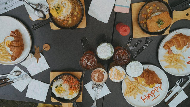 Makan Enak (sumber : Dokumentasi Pribadi)