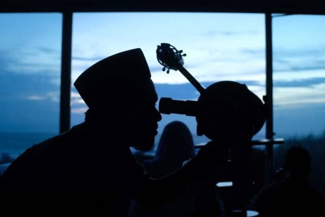Pengamatan hilal atau rukyatul hilal di Observatorium Tgk Chiek Kuta Karang, Lhoknga, Aceh Besar, pada 2020. Foto: Ahmad Ariska/acehkini