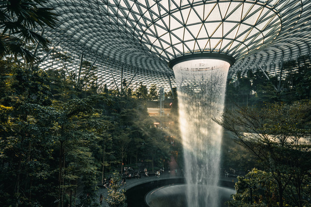 Ilustrasi Jewel Changi Airport di Mana. Foto: Unsplash/Albert Vincent Wu.