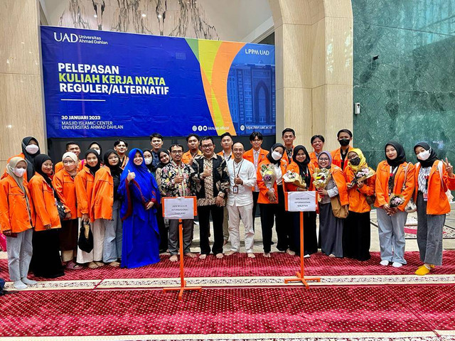 Foto Pelepasan Kuliah Kerja Nyata di Islamic Center Universitas Ahmad Dahlan