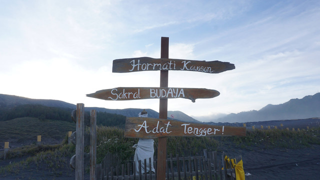 Ilustrasi Wisata Budaya di Jawa Timur. Foto: Unsplash/FauzanFathullah.