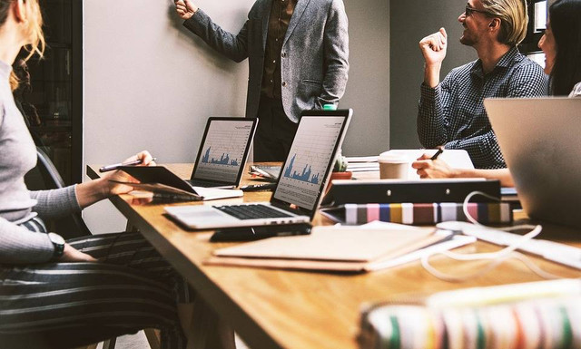Ilustrasi peran teknologi dalam bisnis. Foto: Pixabay