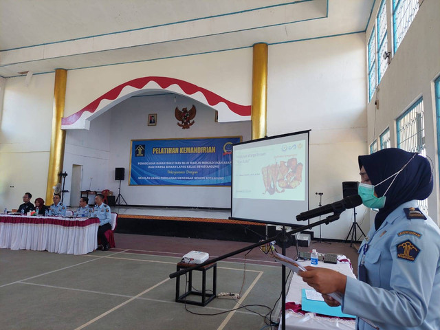 Pembukaan Pelatihan Pengolahan Ikan Marlin Asap bagi WBP Lapas Kotaagung (dok. Humas Lastagung)