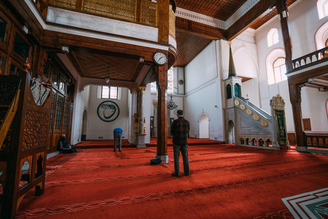 Ilustrasi tata cara sholat tasbih (Pexels).