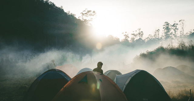 Berkemah di Ranca Upas, Bandung. Foto: Shutterstock