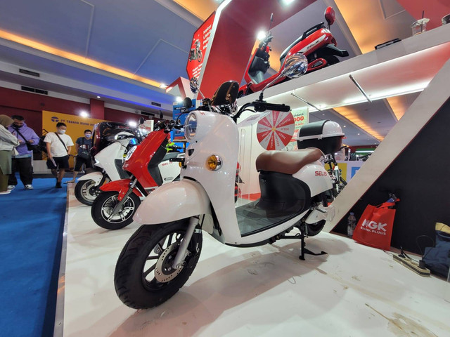 Motor listrik Selis Neo Scootic Foto: Rizki Fajar Novanto/kumparan