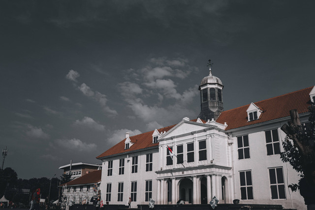 Spot Foto di Jakarta Barat, Mulai dari yang Artsy hingga Bersejarah. Foto: Unsplash/Kent William.