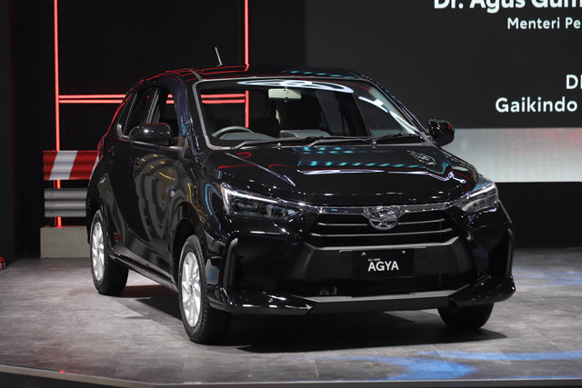 Toyota Agya di Jakarta Auto Week di JCC Senayan, Jakarta, Jumat (10/3/2023). Foto: Jamal Ramadhan/kumparan