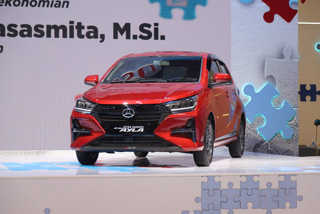 Daihatsu Ayla di Gaikindo Jakarta Auto Week di JCC, Senayan, Jumat (10/3/2023). Foto: Jamal Ramadhan/kumparan
