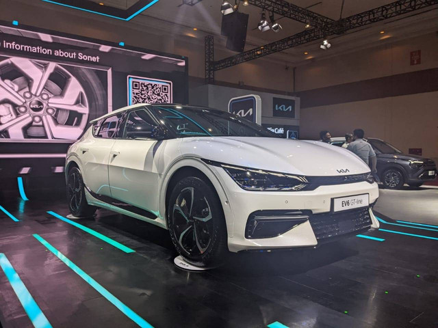 Kia EV6 GT-Line di Jakarta Auto Week 2023. Foto: Sena Pratama/kumparan