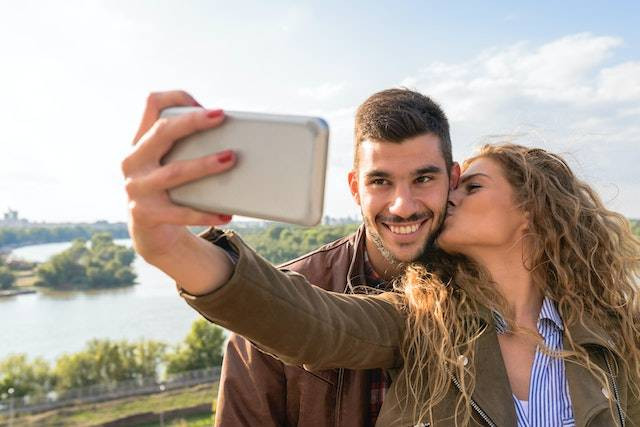 Ilustrasi foto tips LDR beda negara agar hubungan tetap harmonis. Sumber foto: Pexels