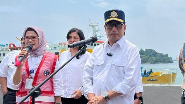 Menhub Budi Karya Sumadi meninjau Pelabuhan Merak, Banten, Sabtu (11/3/2023). Foto: Fariza Rizky Ananda/kumparan
