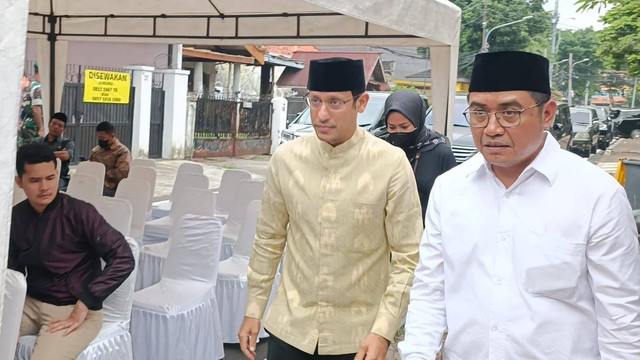 Mendikbudristek Nadiem Makarim di kediaman KSP Moeldoko, Jakarta, Minggu (12/3). Foto: Zamachsyari/kumparan