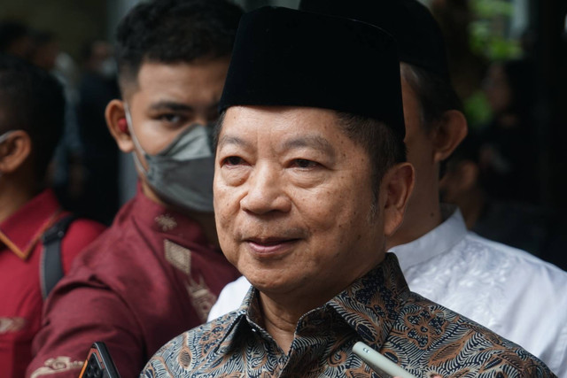 Kepala Bappenas Suharso Monoarfa di kediaman KSP Moeldoko, Jakarta, Minggu (12/3).
Foto: Iqbal Firdaus/kumparan