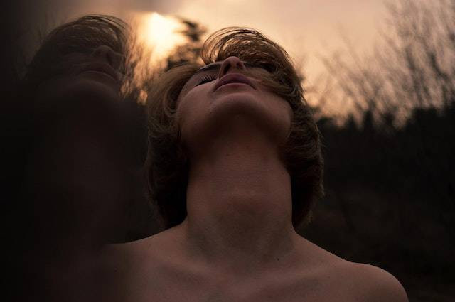 Ilustrasi foto jenis-jenis emosi dalam psikologi. Sumber foto: Pexels