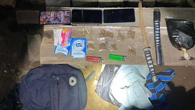 Barang bukti narkoba yang disita petugas saat tawuran pemuda di Jagakarsa. Foto: Dok. Istimewa