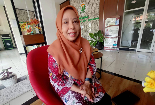 Iis Noventi, pembina Hima D3 Keperawatan Unusa. Foto: Masruroh/Basra