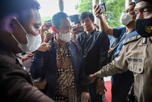 Kepala Bea dan Cukai Makassar, Andhi Pramono tiba di KPK, Selasa (14/3/2023). Foto: Jamal Ramadhan/kumparan