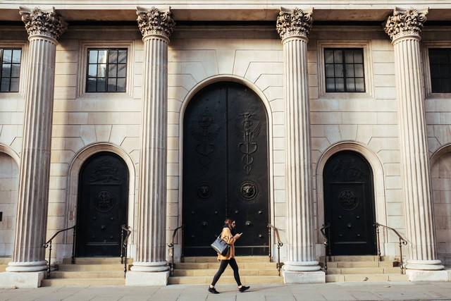 Ilustrasi Fungsi Bank Umum. Foto: Unsplash.com/Robert Bye