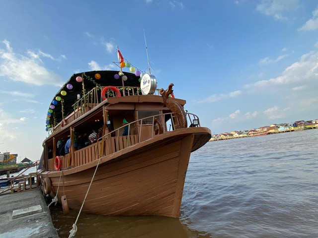 Kapal Wisata KM Tepian Kapuas. Foto: Lydia Salsabila/Hi!Pontianak