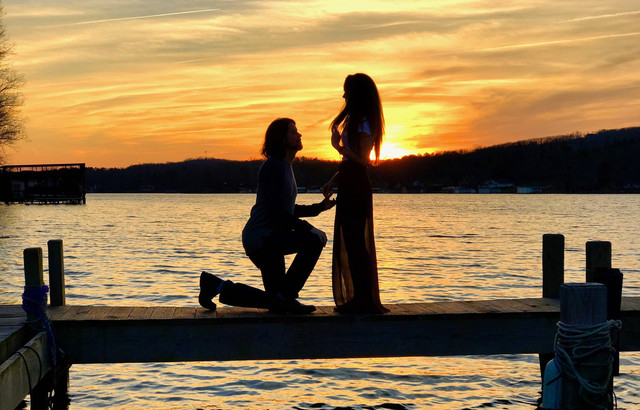 Ilustrasi Cara Mengungkapkan Perasaan ke Crush. Foto: dok. Dottie Mabry (Unsplash)