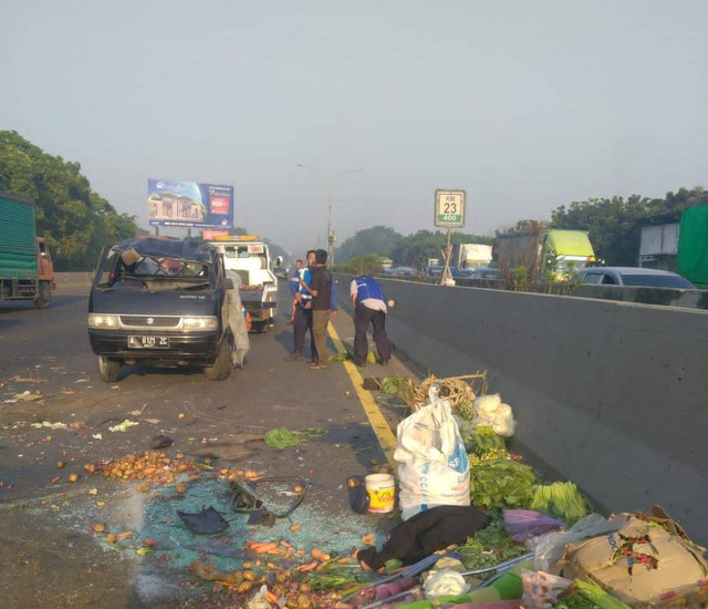 Saat evakuasi pikap. Dok: Ist.