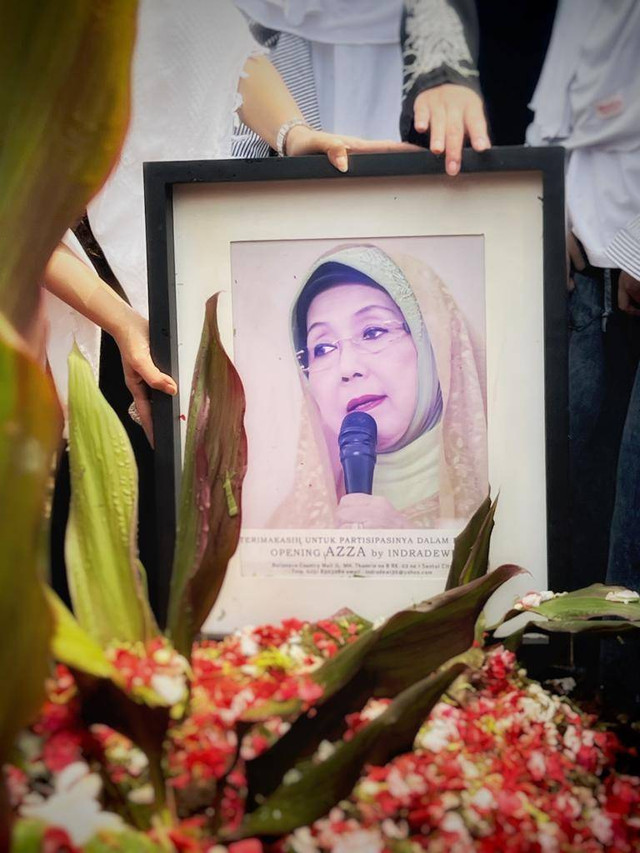 Suasana pemakaman Nani Wijaya. Foto: Ilham Bintang Foto: Dok. Istimewa