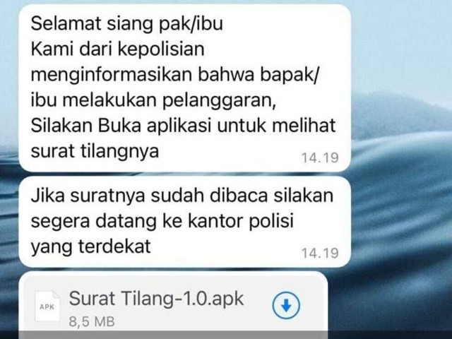 Isi pesan penipuan berkedok pengiriman surat tilang di WhatsApp oleh penjahat siber. Foto: Istimewa