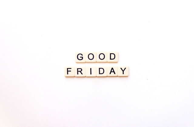  Ilustrasi Puisi Hari Jumat Bahasa Inggris Beserta Artinya, Unsplash/Sincerely Media