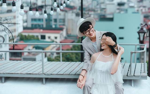 Ilustrasi cara perhatian ke pacar. Foto: Pixabay