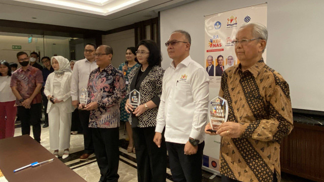 MoU KADIN Indonesia dengan UPH