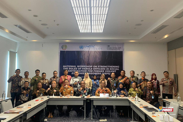 Seluruh Peserta Lokakarya Nasional Penguatan Peran Pembimbing Kemasyarakatan Dalam Reintegrasi Sosial Klien Pemasyarakatan Tindak Pidana Terorisme (Foto: Tim Penyelenggara)
