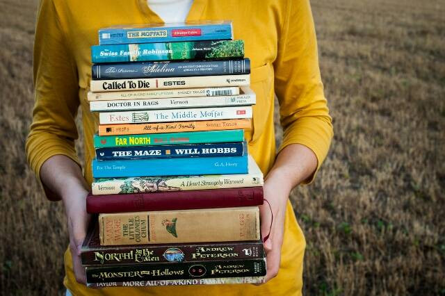 Ilustrasi buku cerita non fiksi. Sumber foto Pixabay