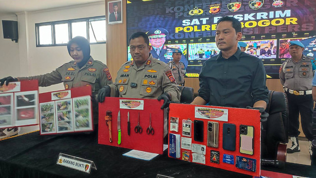 Jumpa pers pengungkapan kasus mutilasi koper merah di Mapolres Bogor, Sabtu (18/3). Foto: Dok. Istimewa