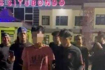 Polres Situbondo menangkap admin judi online bernama Hariyanto (38), warga Jalan Bukit Putih, Kelurahan Ardirejo, Kabupaten Situbondo. Foto: Polres Situbondo